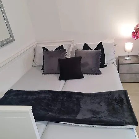 Raymihome Apartments-parking Privato *