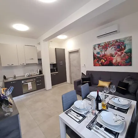 Raymihome Apartments-parking Privato *