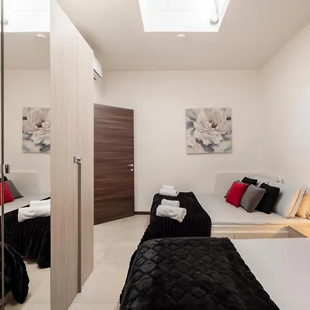 Raymihome Apartments-parking Privato Daire