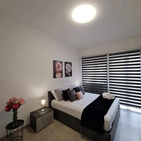 Lägenhet Raymihome Apartments-parking Privato